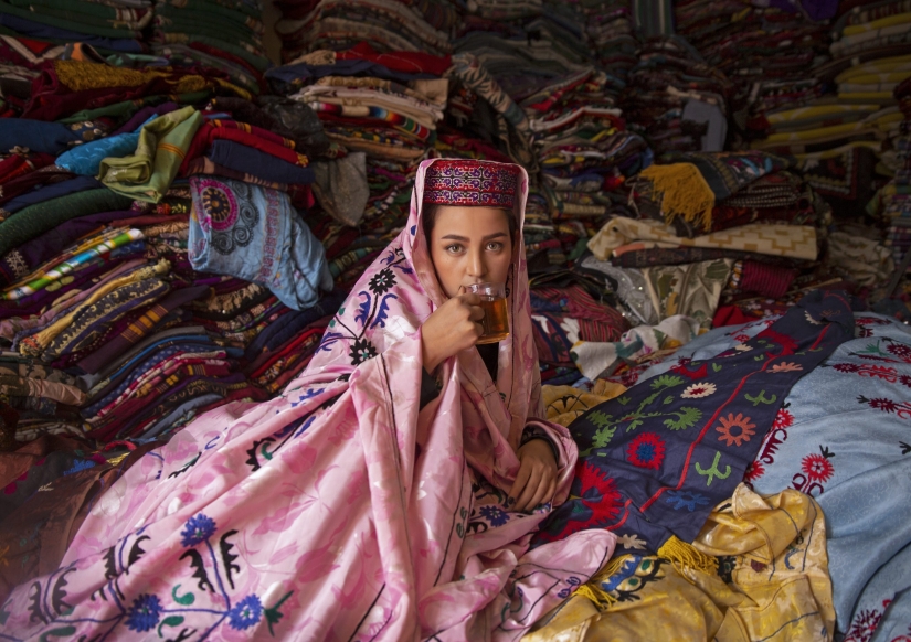 Beauty against war in the works of the photographer from Afghanistan Fatima Hossaini