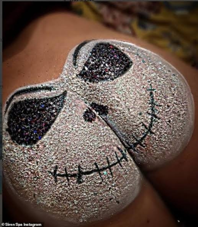 Brilliant solution: buttocks in glitter — a new Halloween trend