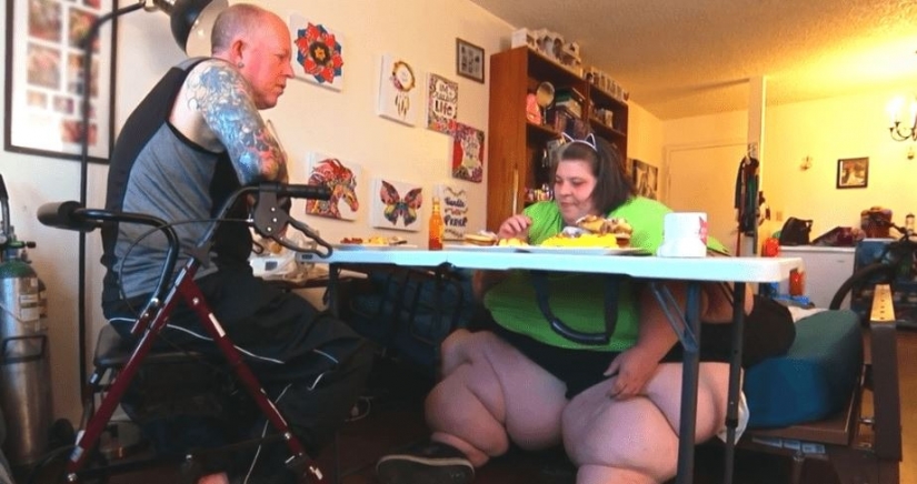 British man moved to the US to take care of the world's fattest woman