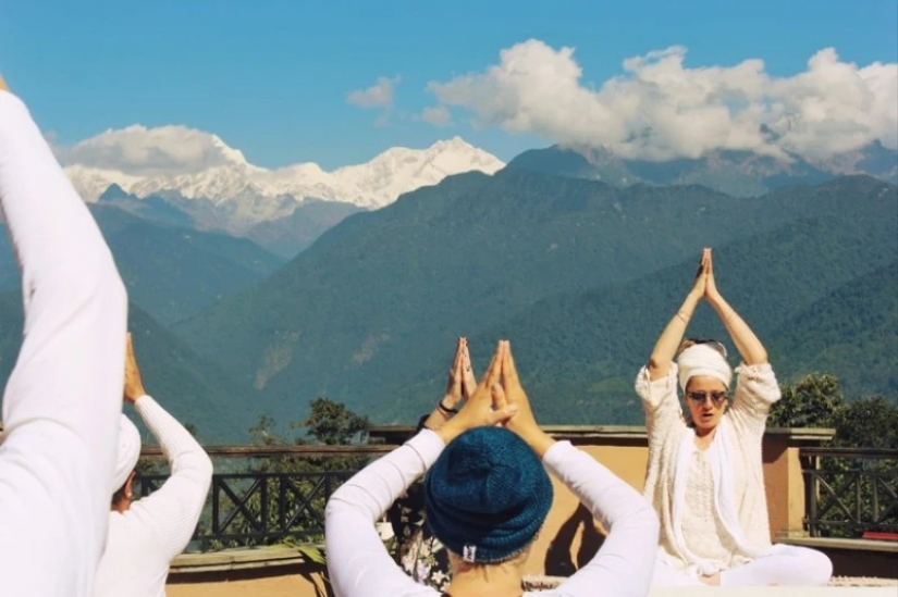 Búsqueda espiritual y moneda dura: los secretos del mundo de Rama Yoga y su líder-Guru Jagat