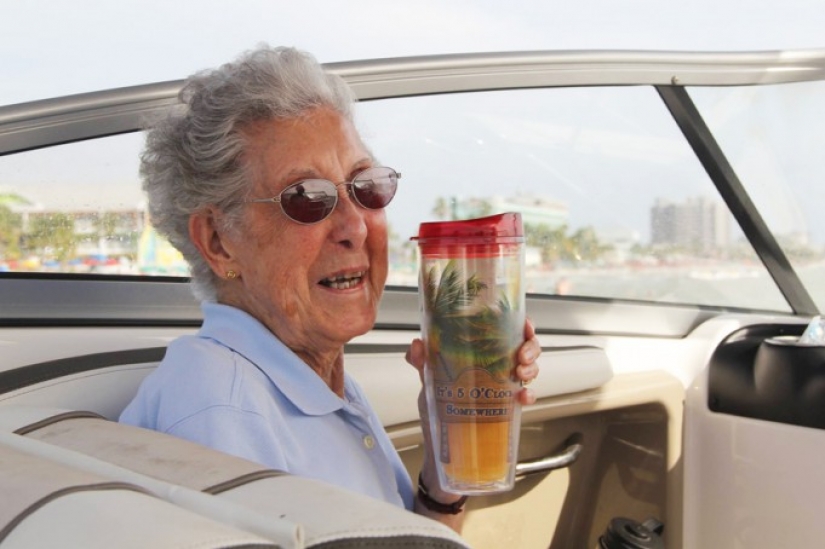 Cancer patient 90-year-old American went on a trip instead of treatment