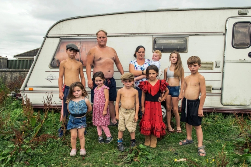 Caravan: The Secret Life of Irish Gypsies in Joseph Philip Bevillard's poignant photographs