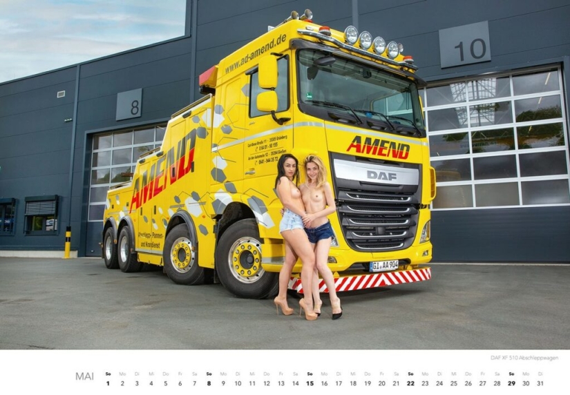 Chicas calientes y camiones poderosos en el calendario erótico "Trucker-Träume Kalender 2022"