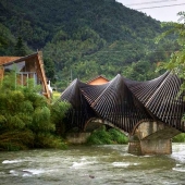 Chinese answer to the brick: in the Middle Kingdom, a mini-city was built from bamboo