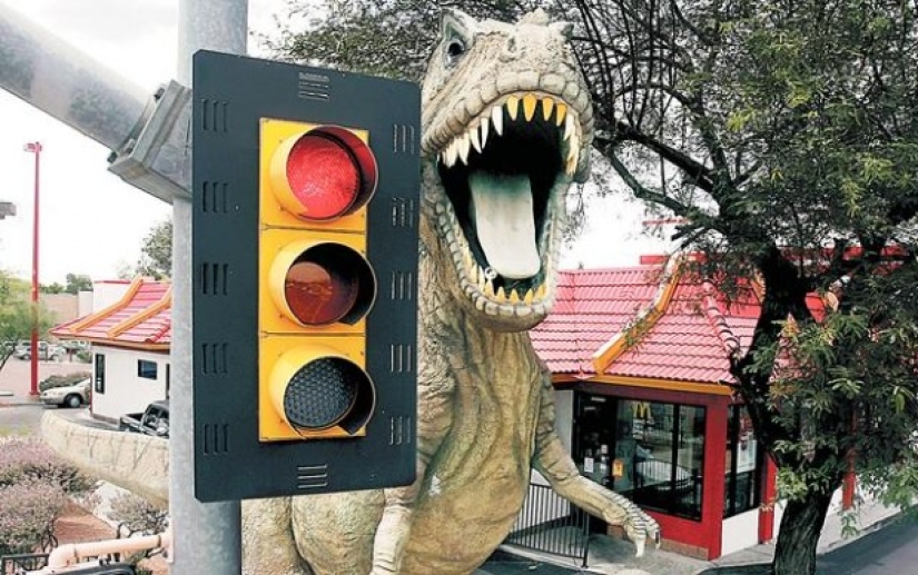 Christians against dinosaurs: in Arizona, believers were offended by the statue of tirex