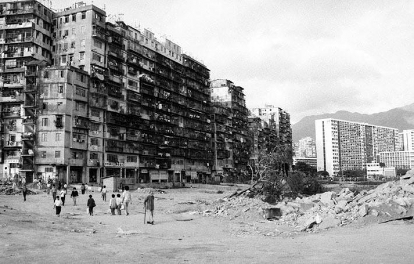 City of Darkness: The Amazing Fate of Kowloon Fortress City