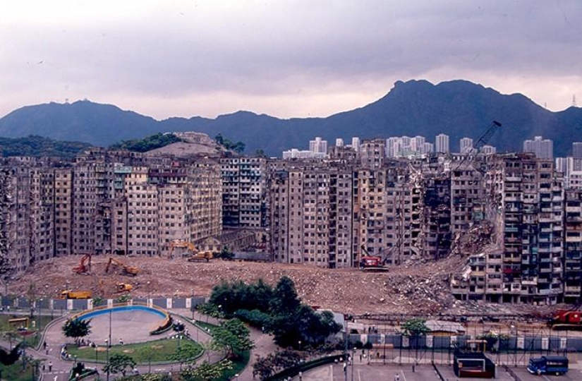 City of Darkness: The Amazing Fate of Kowloon Fortress City