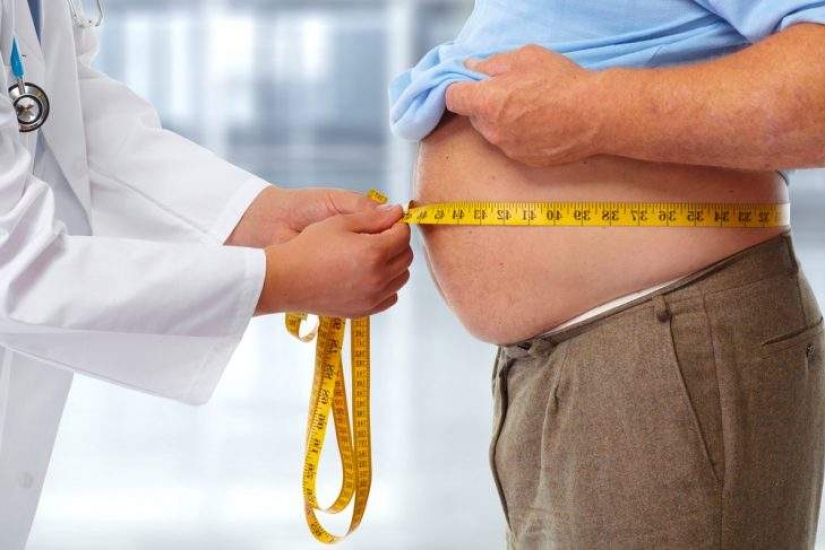 Close friendship — tight pants: American scientists have proved that gluttony is contagious