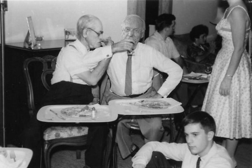 Cómo se divirtieron dos psiquiatras: el épico photoshop de Carl Jung y Sigmund Freud