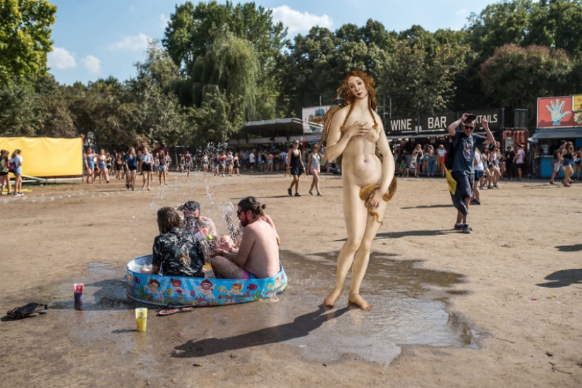 Como la Mona Lisa se utiliza para colgar en la Europea "Burning Man"