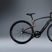 Completely carbon city electric bicycle Urtopia with radar, voice control and GPS