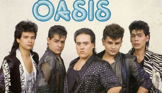 Completo Hola a partir de los 80: los pósters de grupos de música que nadie va a colgar en la pared