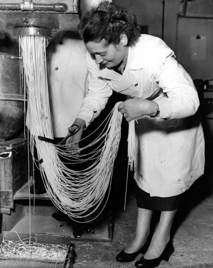 Cuando colgó fideos: fabricación de espaguetis a principios del siglo XX
