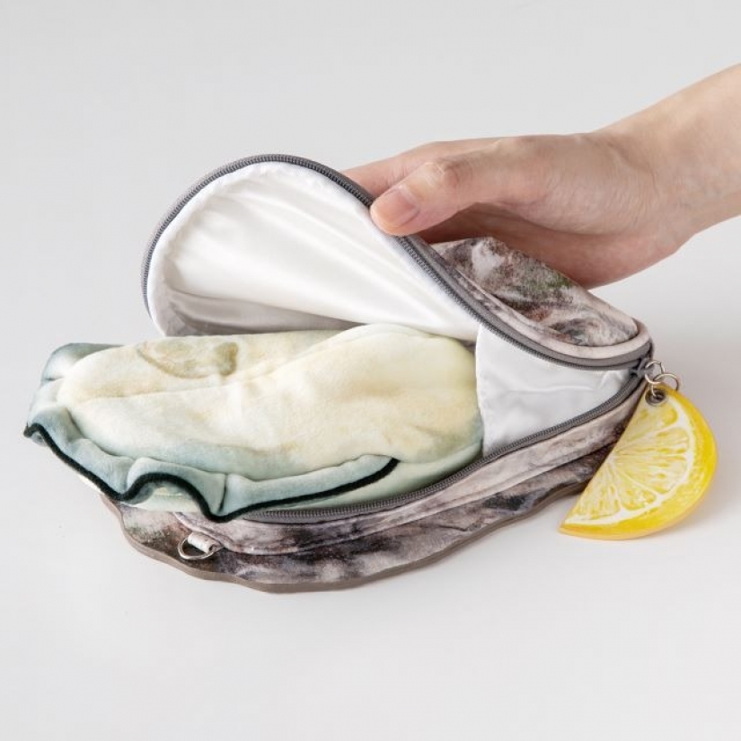 Delicacy on the shoulder: a Japanese firm has created an oyster-shaped handbag