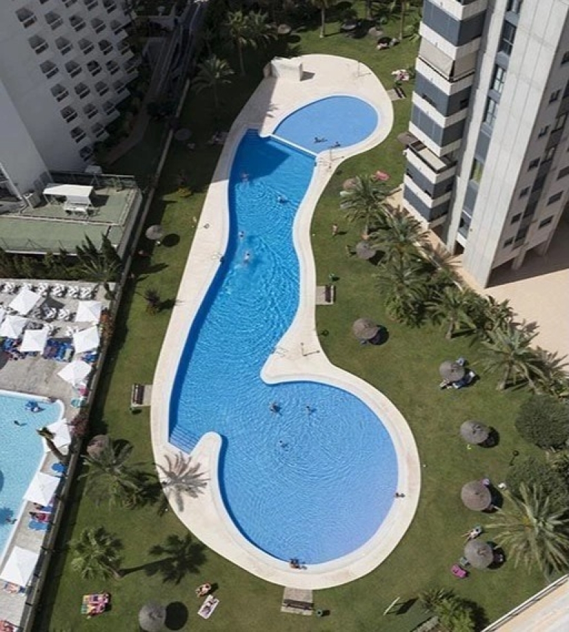 Diseño de mierda: Los turistas comparten fotos de piscinas en forma de pene