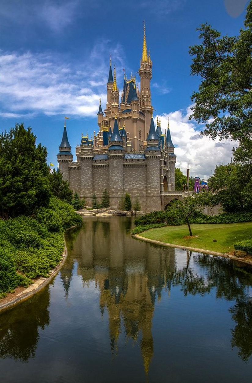 Disneyland es un mundo mágico donde los adultos se convierten en niños