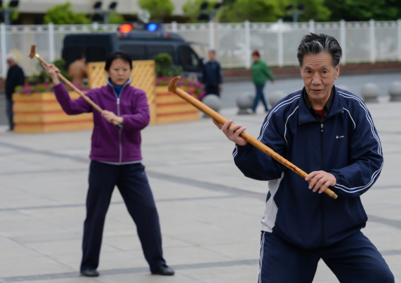 "Don't be lazy, get on the charge!" How fitness has become part of the culture in China