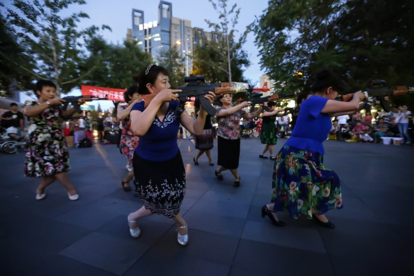 "Don't be lazy, get on the charge!" How fitness has become part of the culture in China