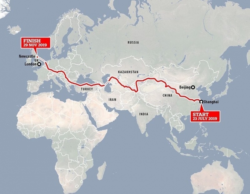 El Británico compró la bicicleta en China, y viajó 15 mil millas a Inglaterra