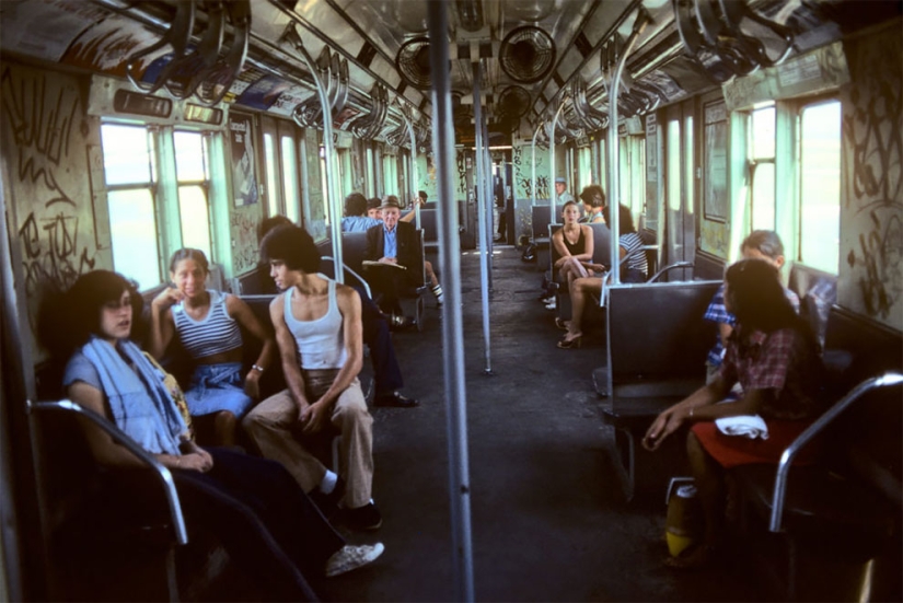 "El infierno sobre ruedas": impresionantes fotos del metro de Nueva York de los años 80