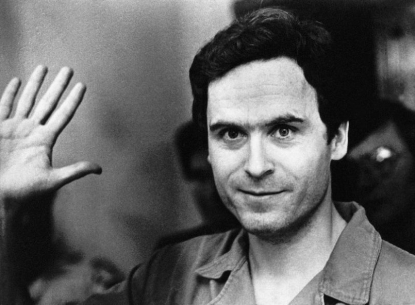 El señor Mortal Encantos, que en realidad era un asesino en serie y necrophile Ted Bundy