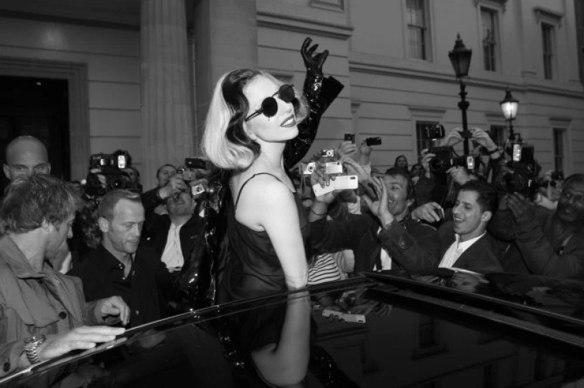 En el camino a la fama: desconocido fotos de estrellas como borracho Kate moss y escenas íntimas de Angelina Jolie