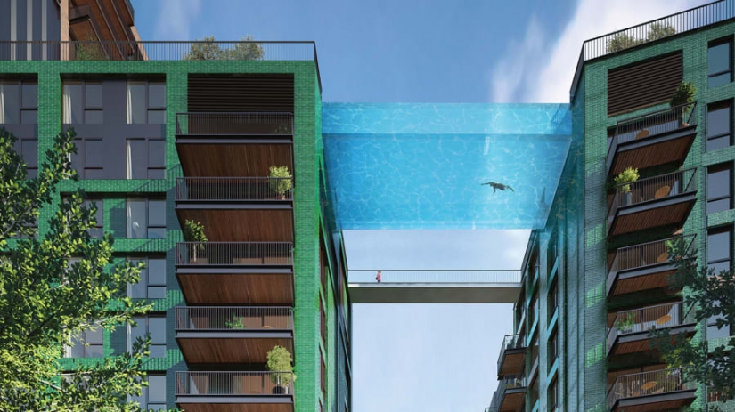 En Londres, se instaló una piscina transparente entre dos edificios de gran altura