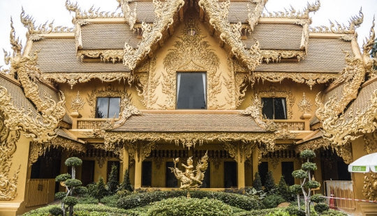 Este templo blanco en Tailandia es el cielo y el infierno