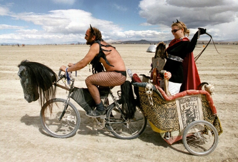 Euphoria in the middle of the desert: Hot revelations of Burning Man Festival participants