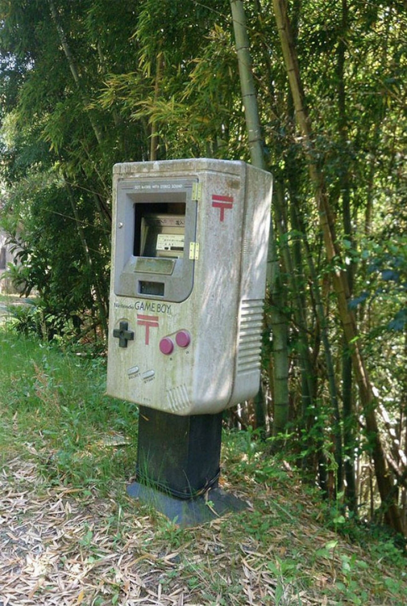 Even mailboxes in Japan are very strange