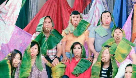 "Fake Idol": cómo la lucha por la tarjeta verde estadounidense inspiró al artista "Fake Idol": cómo la lucha por la tarjeta verde estadounidense inspiró al artista