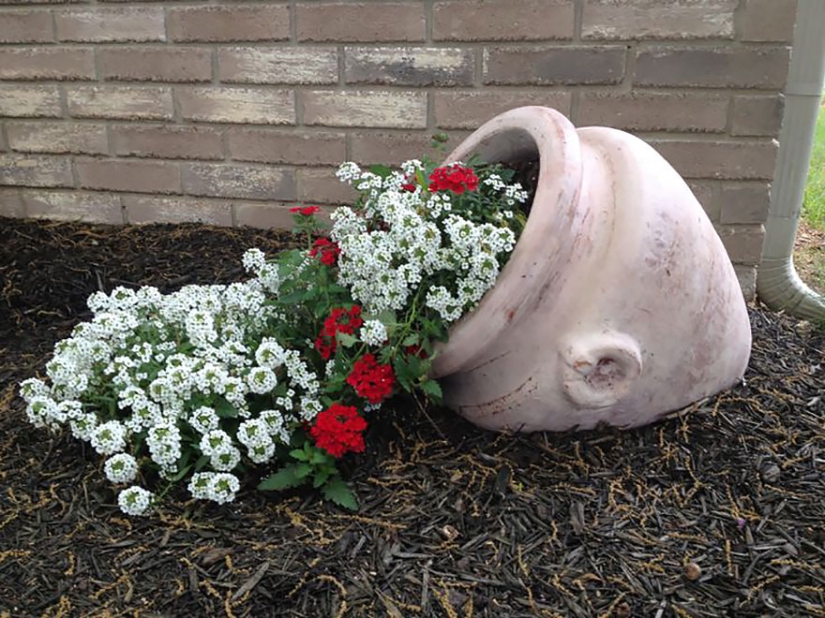 Flower pots that will turn your flowers into something amazing!