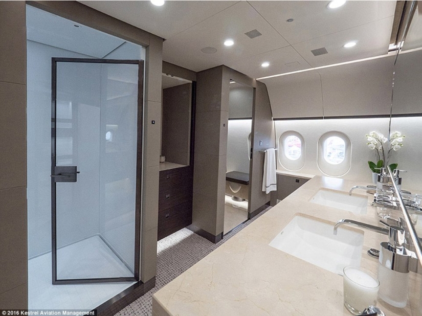 Flying penthouse: on board the liner, the rent of which will cost 25 thousand dollars per hour