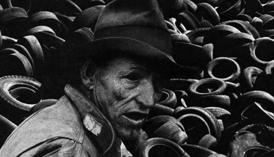 Fobias raras traídas a la vida en una serie de collages siniestros Fobias raras traídas a la vida en una serie de collages siniestros