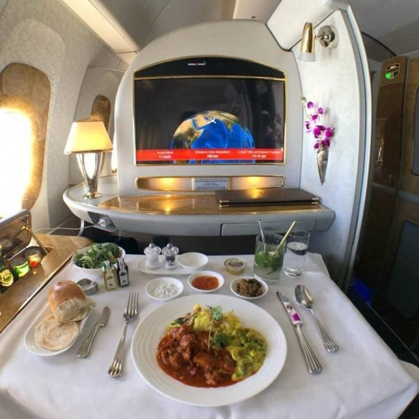 Food or food? How to feed in business class and economy class of different airlines