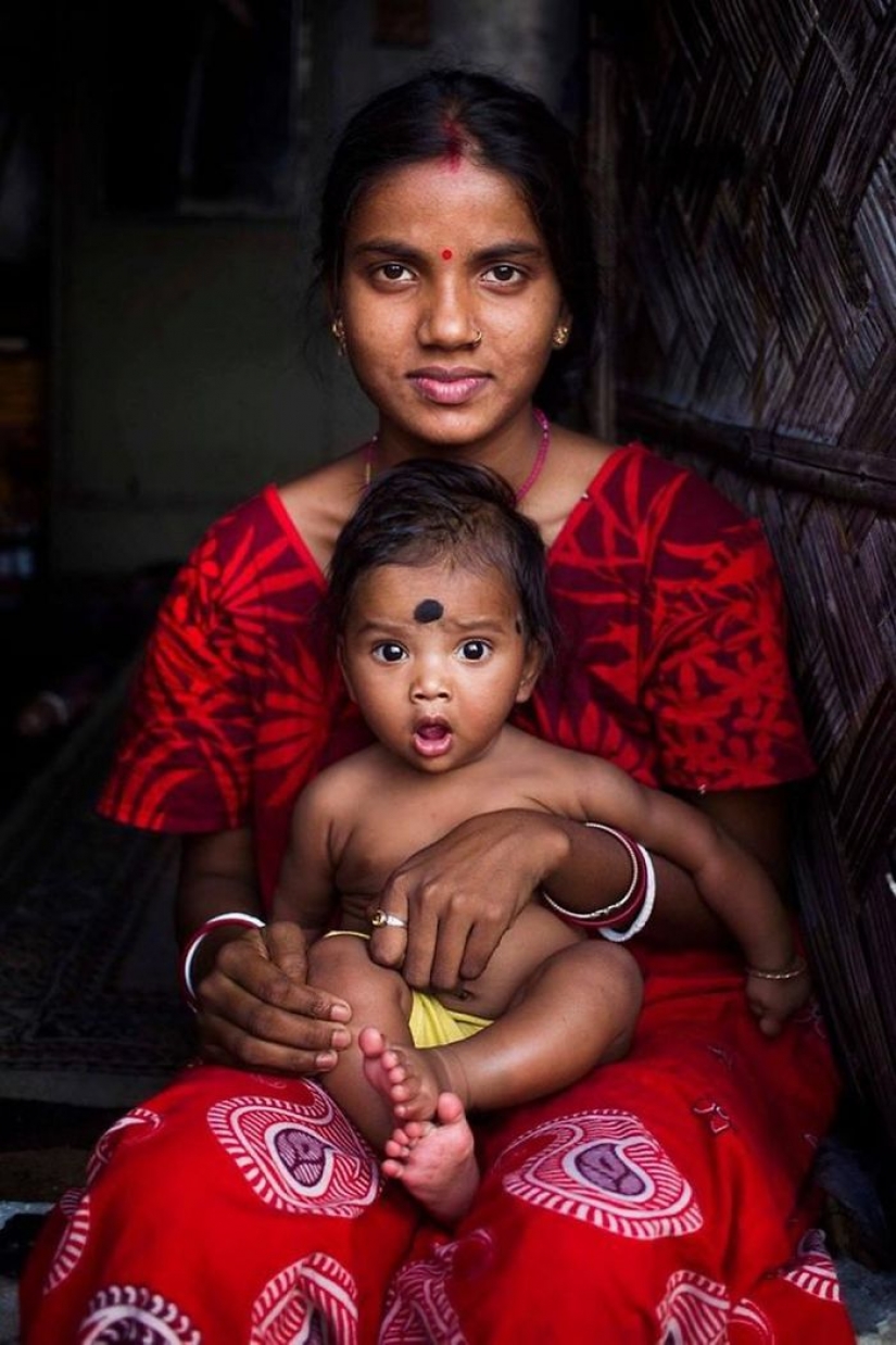 Fotógrafa rumana captura el sentimentalismo de la maternidad en diferentes países