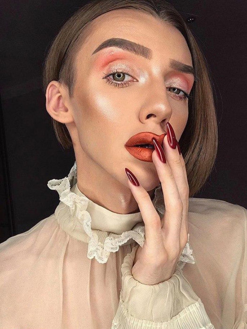 From David Bowie to Russian beauty-blogger: men with makeup