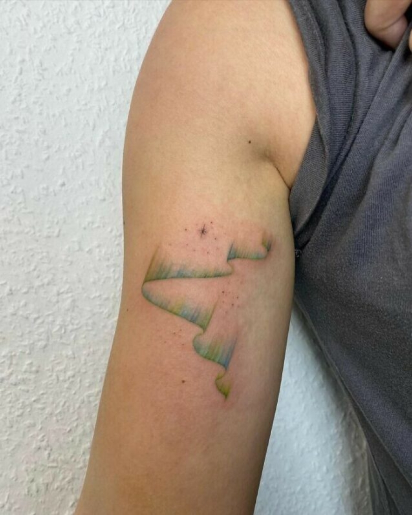 From minimalism to tattoos with history: 33 unusual ideas for the first tattoo