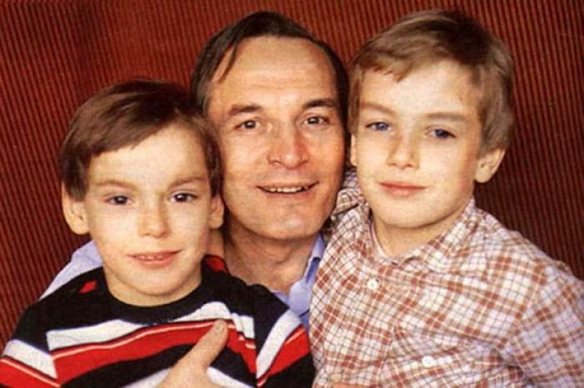 From personal archives: touching family photos of favorite actors from childhood