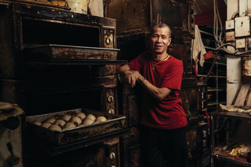 From snake soup to witchcraft: Hong Kong street vendors - in pictures