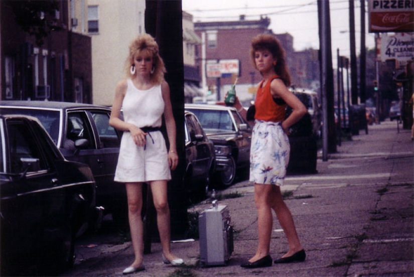 Funny and young American women of the 80s