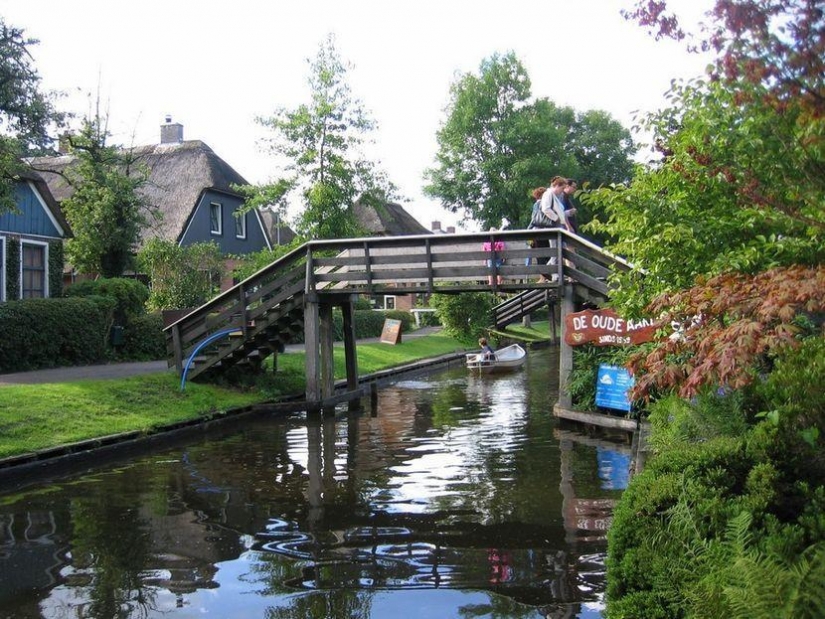 Giethoorn: el increíble pueblo holandés, donde no hay carreteras