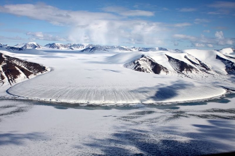 Glaciar único del Pie de Elefante en Groenlandia