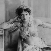 "He aprendido lo que es el poder de una mujer sobre los hombres" : la misteriosa vida de Mata Hari