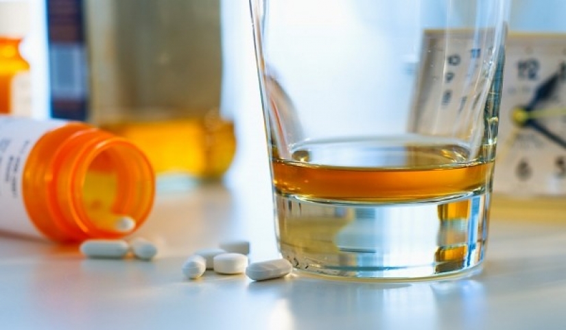 Heart disorders and even death: what medications can not be combined with alcohol