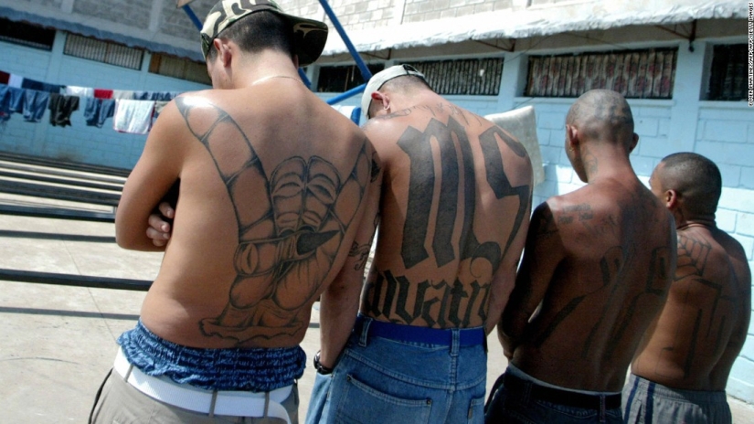 Here's how members of famous gangs live in prison in Honduras