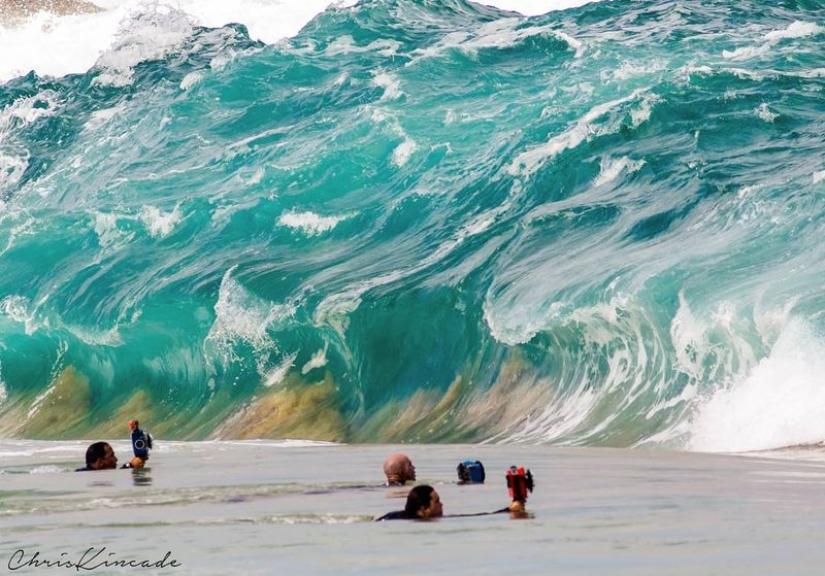 Here's how photographers shoot giant waves on the beach