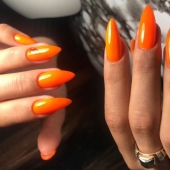Here's what the color of your nails says about you