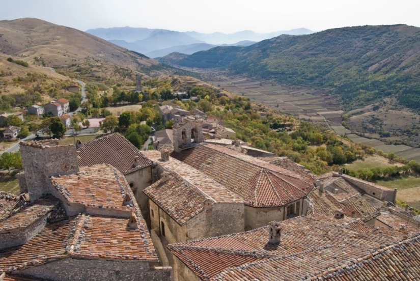 Houses at the price of 1 euro and money for moving to the village: Italy continues to surprise with amazing offers