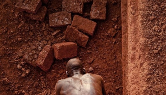 How brick is mined in Karaba, Burkina Faso